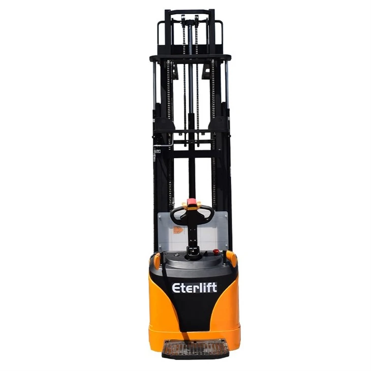 stacker forklift (2)